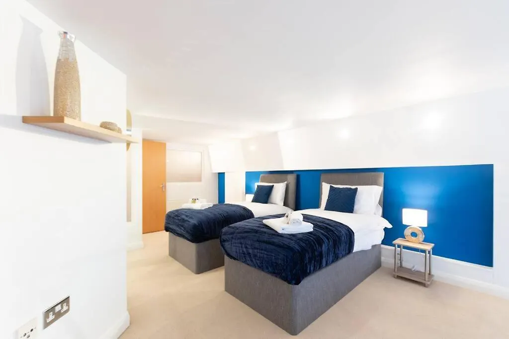 Nottingham Central Lace Market Apartment With Three Bedrooms And Free Parking