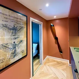 The Aviator's Attic - Luxury Centre Retreat York