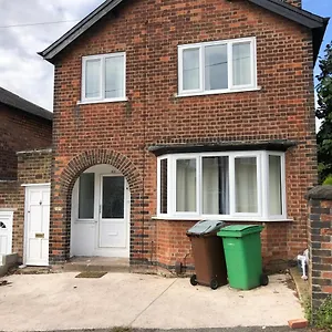 Holiday home Immaculate 3-bed House In, Nottingham