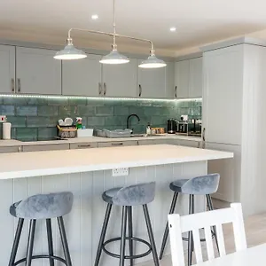 Holiday home Stylish 4 Bed, Newly Renovated In, Nottingham